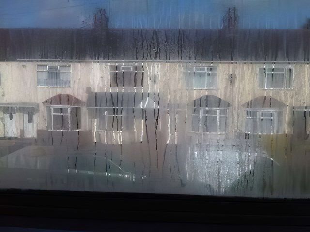 images/misted-glass/slider/misted-window-before-kireth-ai.jpeg